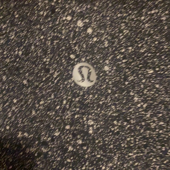 lululemon leggings never worn and in great condition - Picture 3 of 4